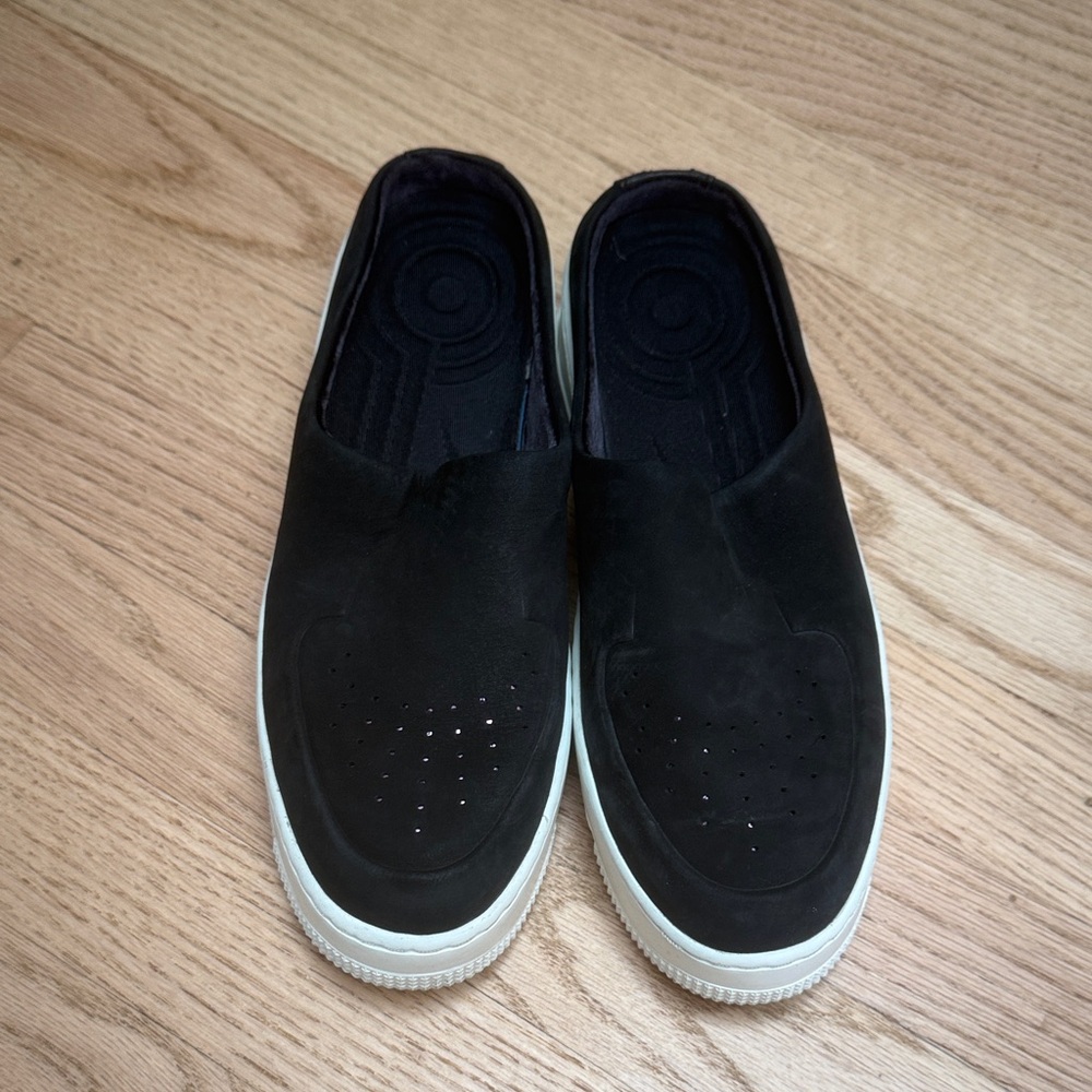 Nike Black Slip-On Athletic Shoes with White Soles